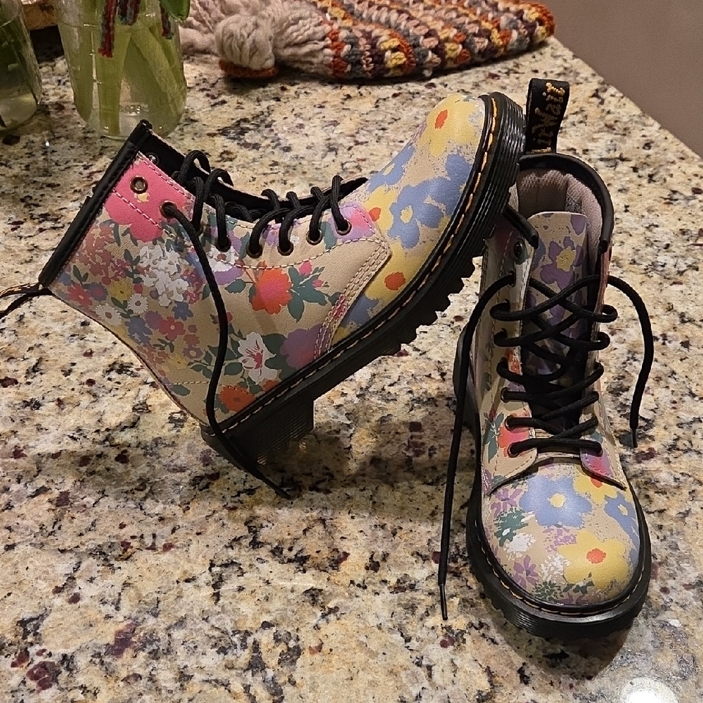 Dr. Martens 1460 J 8 Eye, Zip Up Multicolor Floral Kids Boots